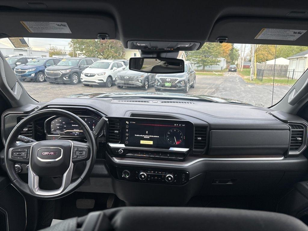GMC Sierra 1500 4WD Crew Cab 147" SLT 2024