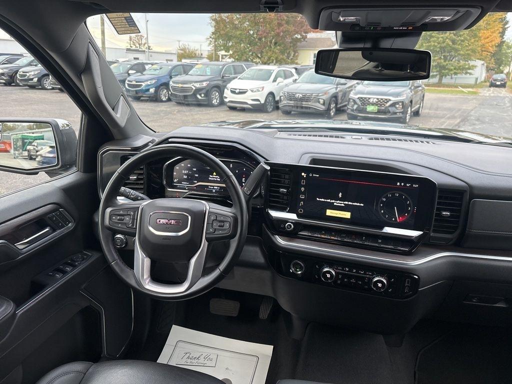 GMC Sierra 1500 4WD Crew Cab 147" SLT 2024