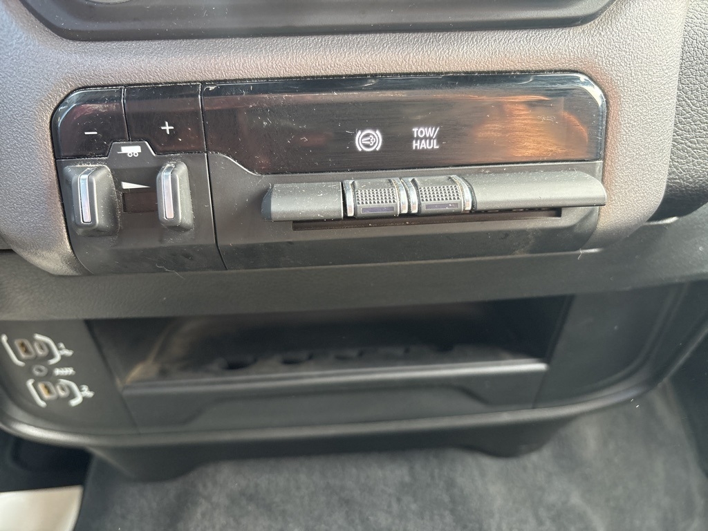 RAM 2500 Big Horn 4x4 Crew Cab 6'4" Box 2023 RAM 2500 Big Horn 4x4 Crew Cab 6'4" Box 2023