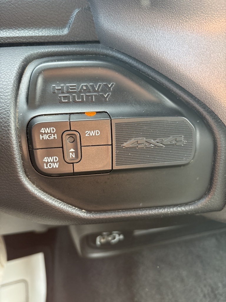 RAM 2500 Big Horn 4x4 Crew Cab 6'4" Box 2023 RAM 2500 Big Horn 4x4 Crew Cab 6'4" Box 2023