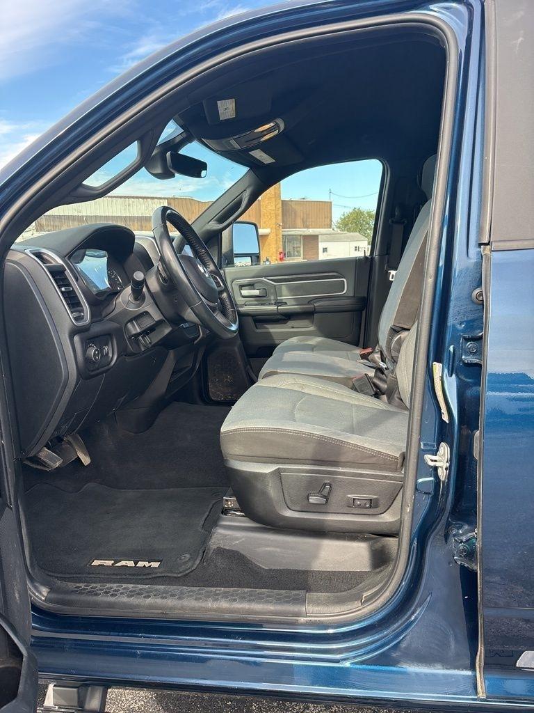 RAM 2500 Big Horn 4x4 Crew Cab 6'4" Box 2023