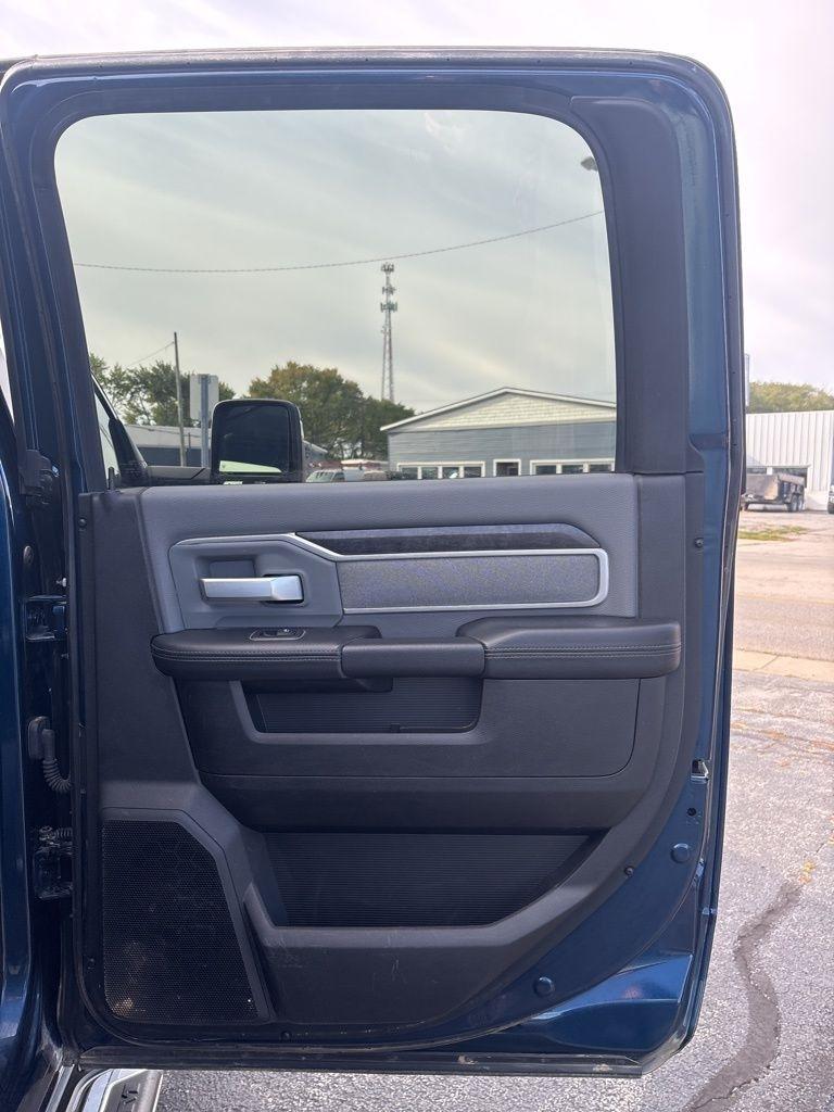 RAM 2500 Big Horn 4x4 Crew Cab 6'4" Box 2023