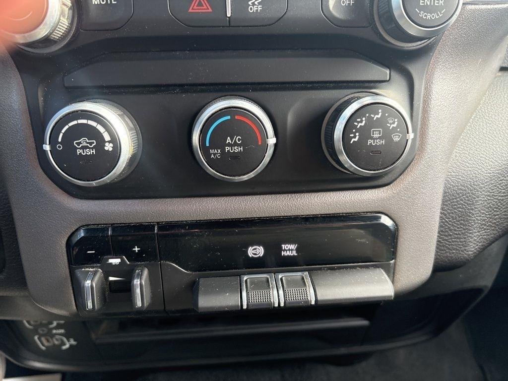 RAM 2500 Big Horn 4x4 Crew Cab 6'4" Box 2023