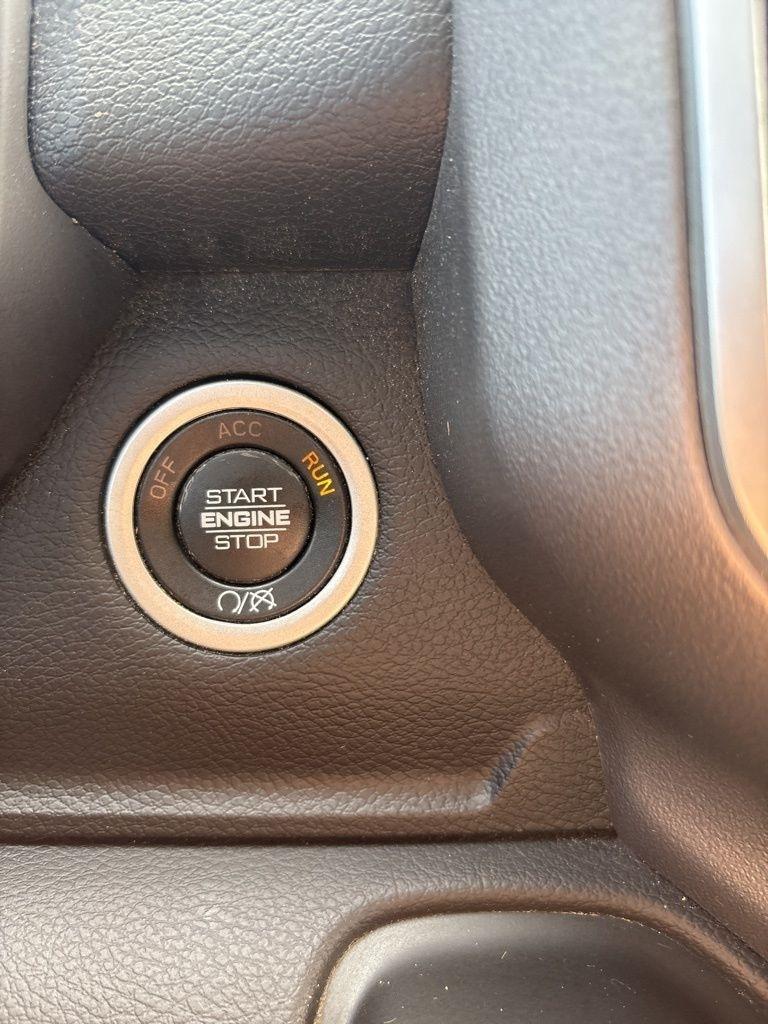 RAM 2500 Big Horn 4x4 Crew Cab 6'4" Box 2023