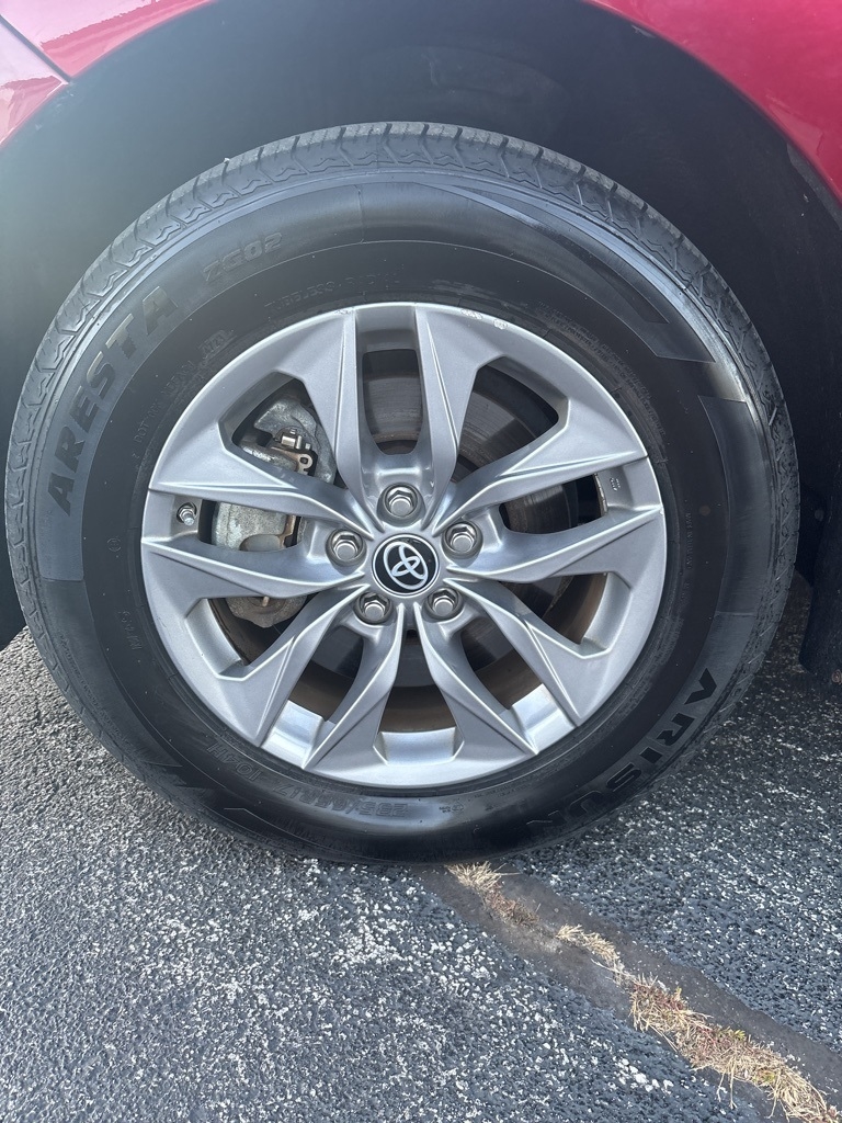 Toyota Sienna XLE FWD 8-Passenger (Natl) 2023 Toyota Sienna XLE FWD 8-Passenger (Natl) 2023