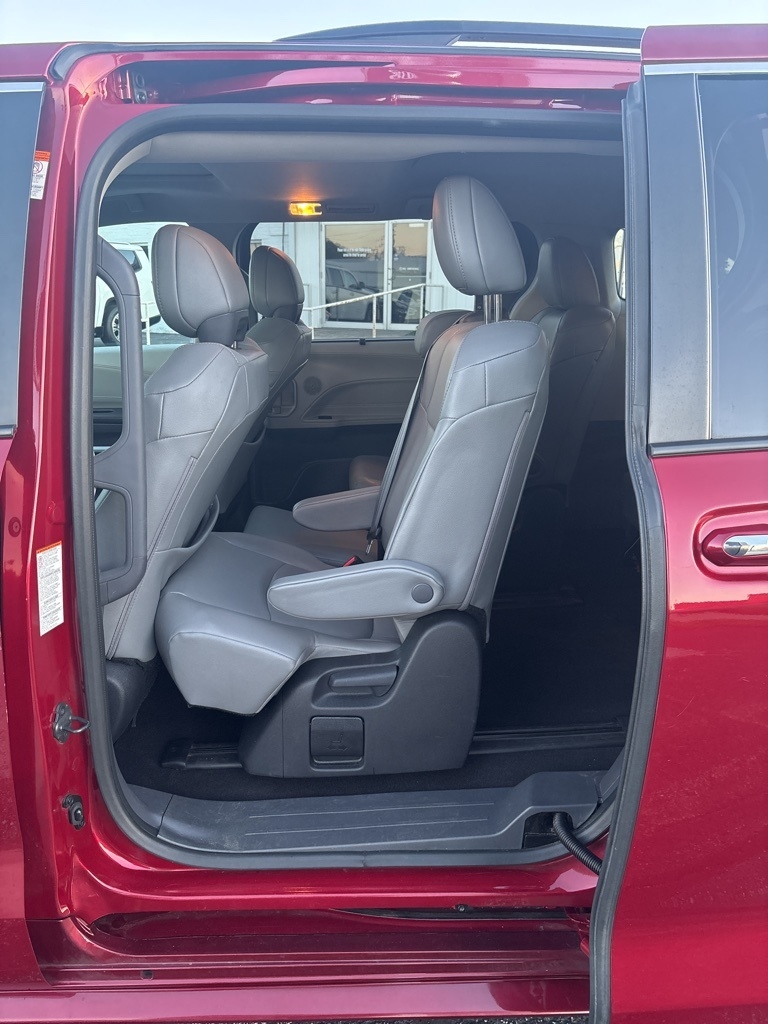 Toyota Sienna XLE FWD 8-Passenger (Natl) 2023 Toyota Sienna XLE FWD 8-Passenger (Natl) 2023