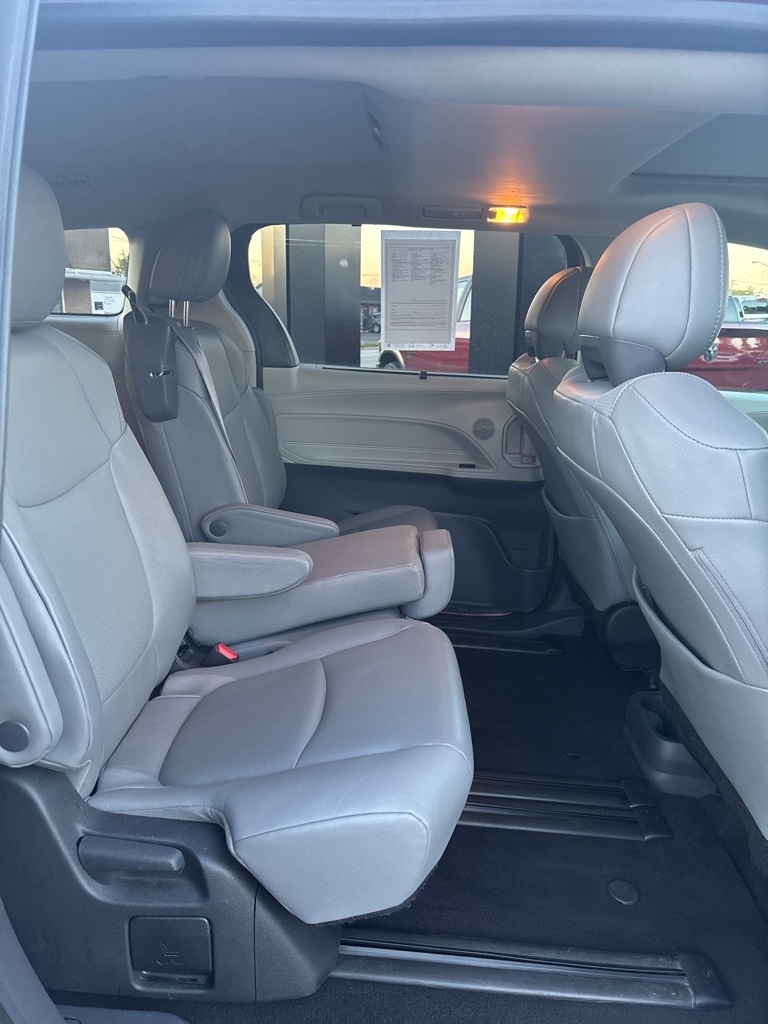 Toyota Sienna XLE FWD 8-Passenger (Natl) 2023 Toyota Sienna XLE FWD 8-Passenger (Natl) 2023