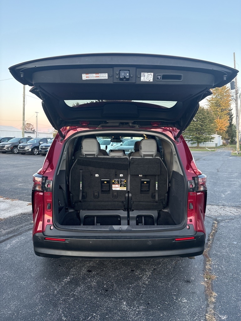 Toyota Sienna XLE FWD 8-Passenger (Natl) 2023 Toyota Sienna XLE FWD 8-Passenger (Natl) 2023