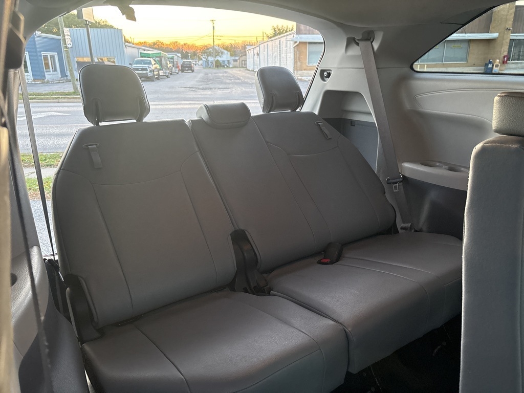 Toyota Sienna XLE FWD 8-Passenger (Natl) 2023 Toyota Sienna XLE FWD 8-Passenger (Natl) 2023