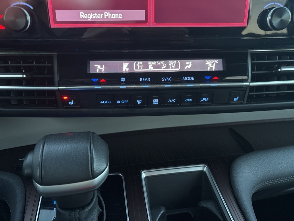 Toyota Sienna XLE FWD 8-Passenger (Natl) 2023 Toyota Sienna XLE FWD 8-Passenger (Natl) 2023