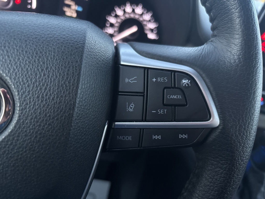 Toyota Sienna XLE FWD 8-Passenger (Natl) 2023 Toyota Sienna XLE FWD 8-Passenger (Natl) 2023