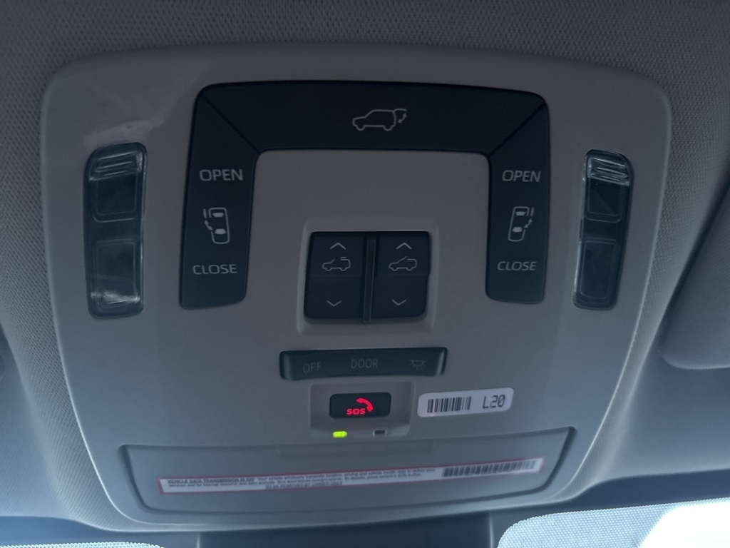 Toyota Sienna XLE FWD 8-Passenger (Natl) 2023 Toyota Sienna XLE FWD 8-Passenger (Natl) 2023