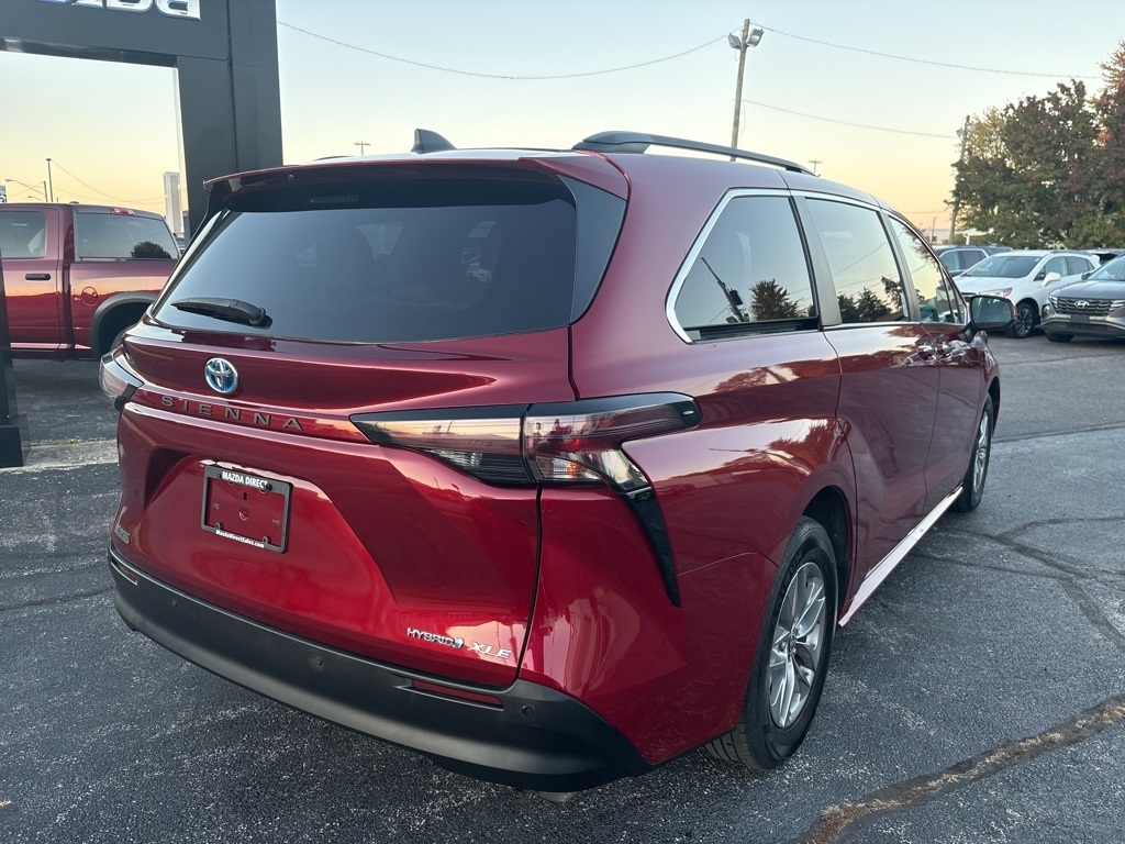 Toyota Sienna XLE FWD 8-Passenger (Natl) 2023
