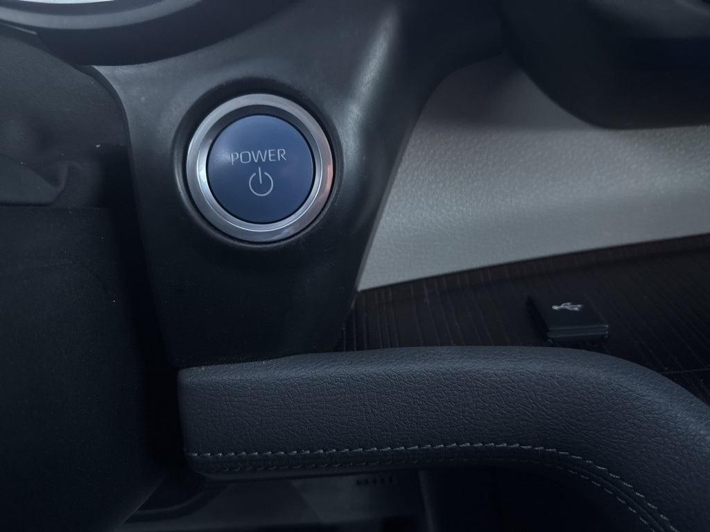 Toyota Sienna XLE FWD 8-Passenger (Natl) 2023