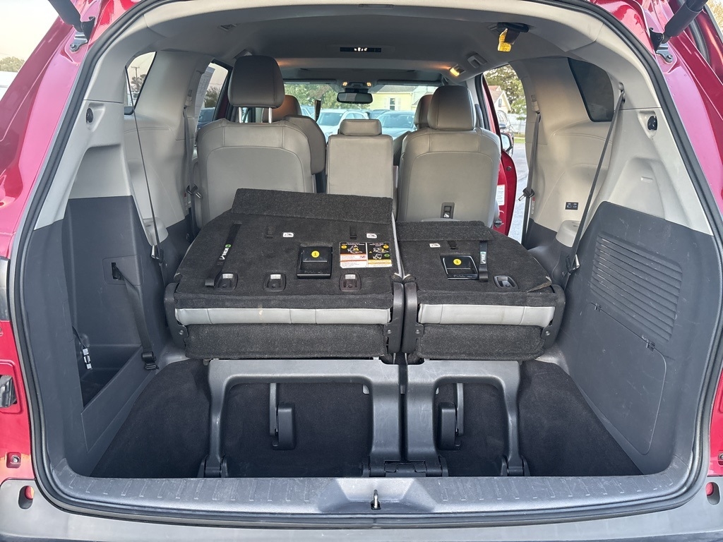 Toyota Sienna XLE FWD 8-Passenger (Natl) 2023