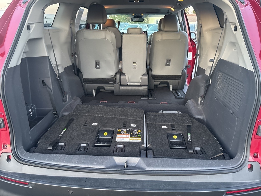 Toyota Sienna XLE FWD 8-Passenger (Natl) 2023