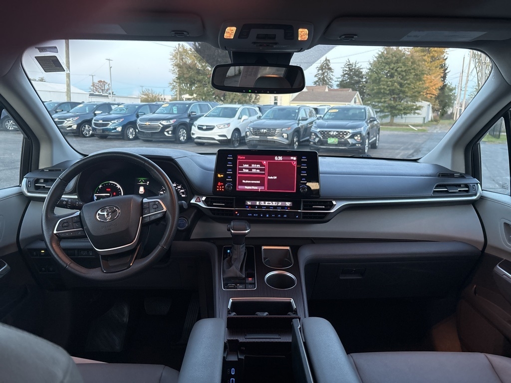 Toyota Sienna XLE FWD 8-Passenger (Natl) 2023