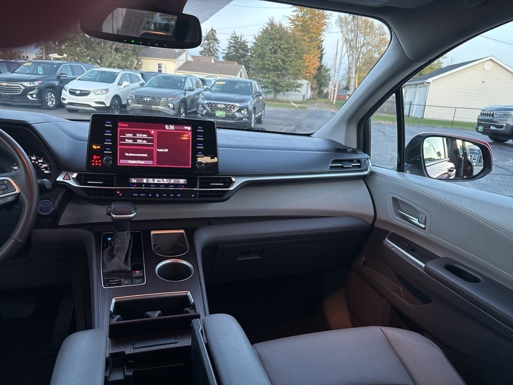 Toyota Sienna XLE FWD 8-Passenger (Natl) 2023