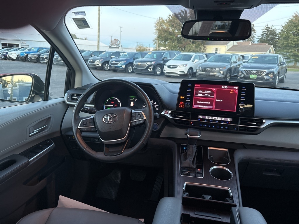 Toyota Sienna XLE FWD 8-Passenger (Natl) 2023