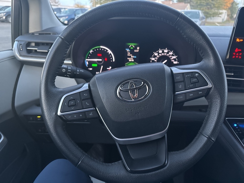 Toyota Sienna XLE FWD 8-Passenger (Natl) 2023