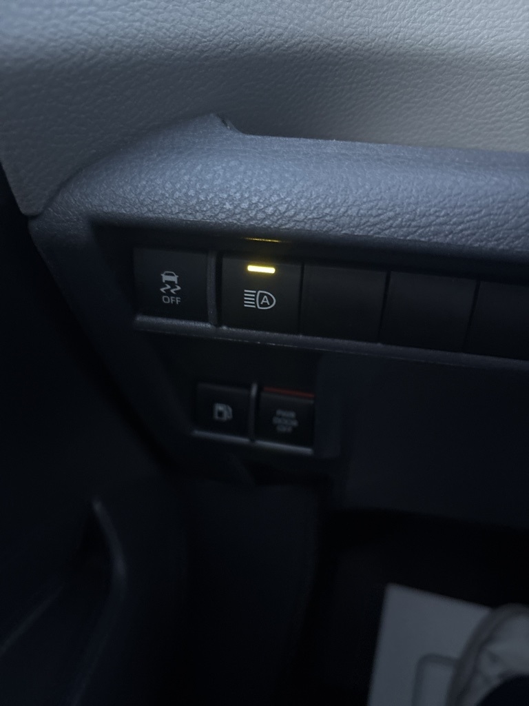 Toyota Sienna XLE FWD 8-Passenger (Natl) 2023