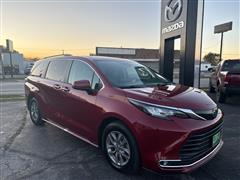 2023 Toyota Sienna 