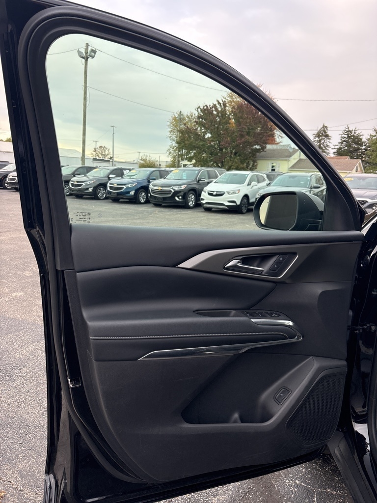 Chevrolet Traverse AWD 4dr LT w/2LT 2025 Chevrolet Traverse AWD 4dr LT w/2LT 2025