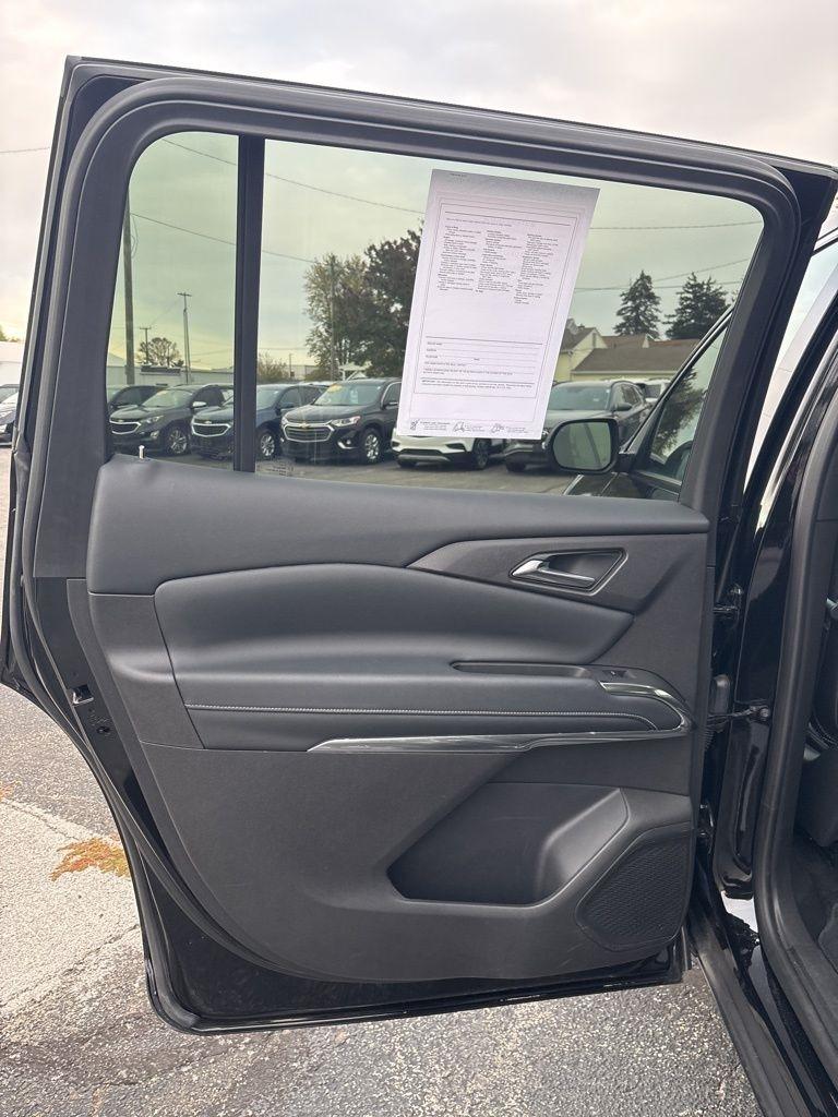 Chevrolet Traverse AWD 4dr LT w/2LT 2025