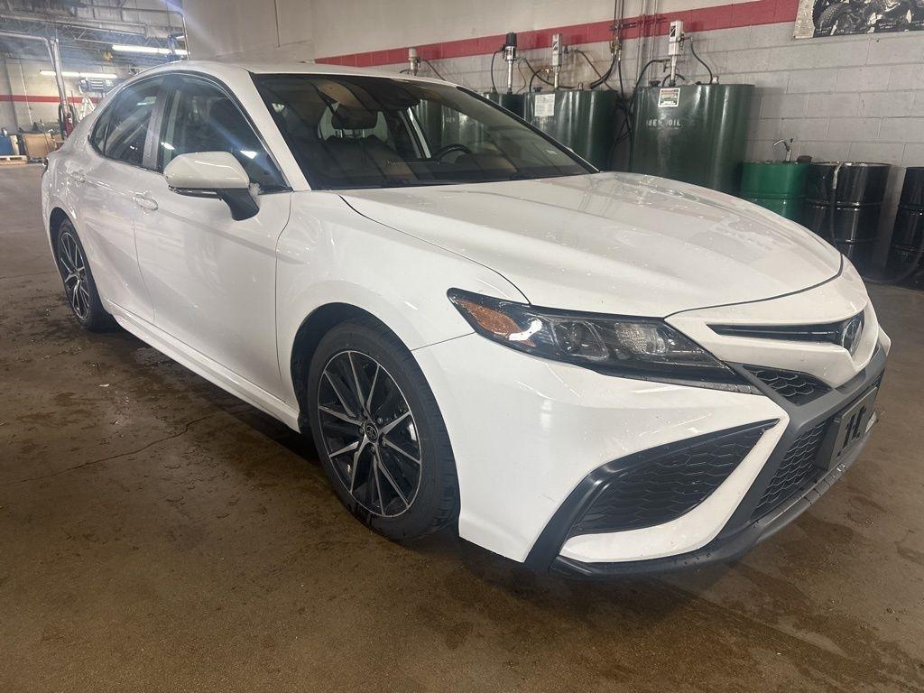 2023 Toyota Camry SE Auto (Natl)