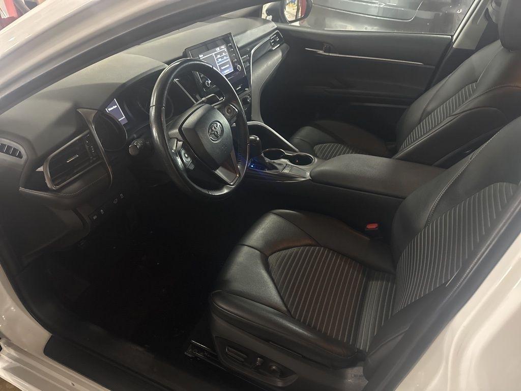 Toyota Camry Hybrid SE Nightshade CVT (Natl) 2023