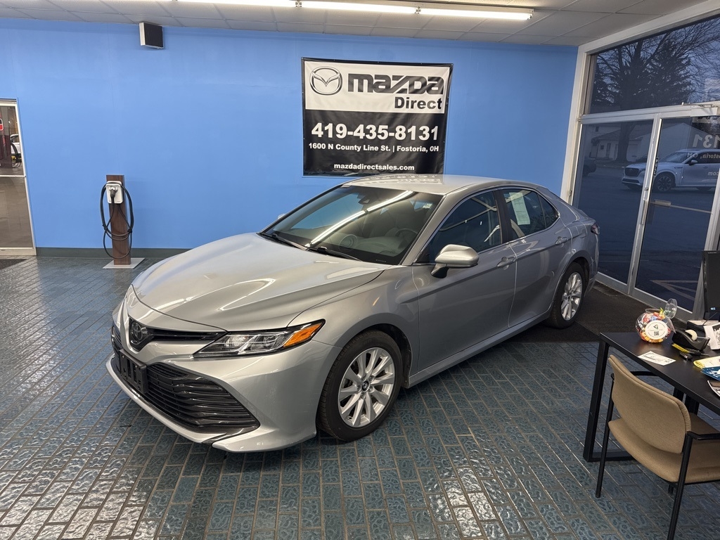 2018 Toyota Camry LE's photo