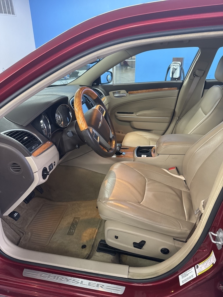 Chrysler 300 4dr Sdn 300C AWD 2014