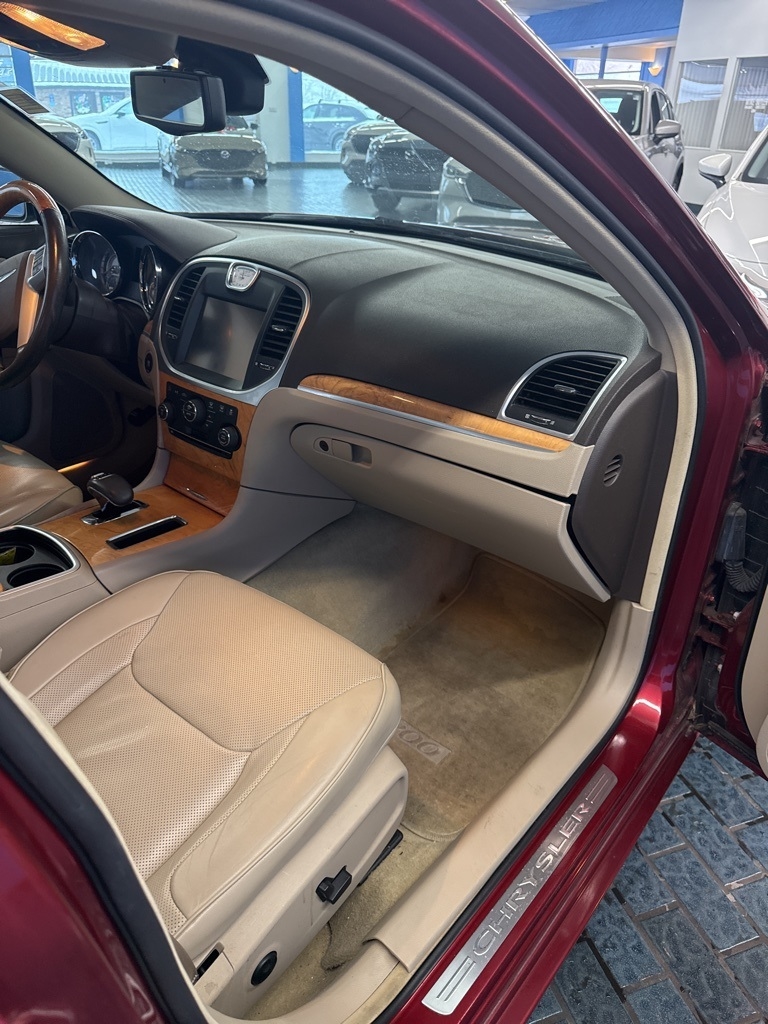 Chrysler 300 4dr Sdn 300C AWD 2014