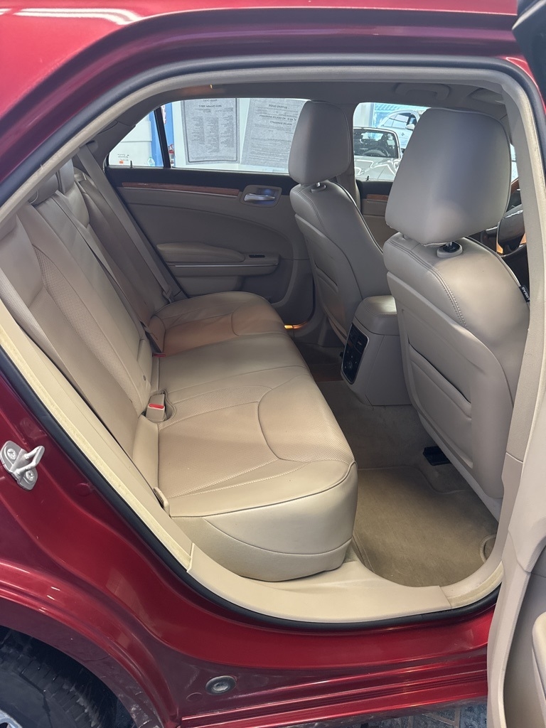 Chrysler 300 4dr Sdn 300C AWD 2014