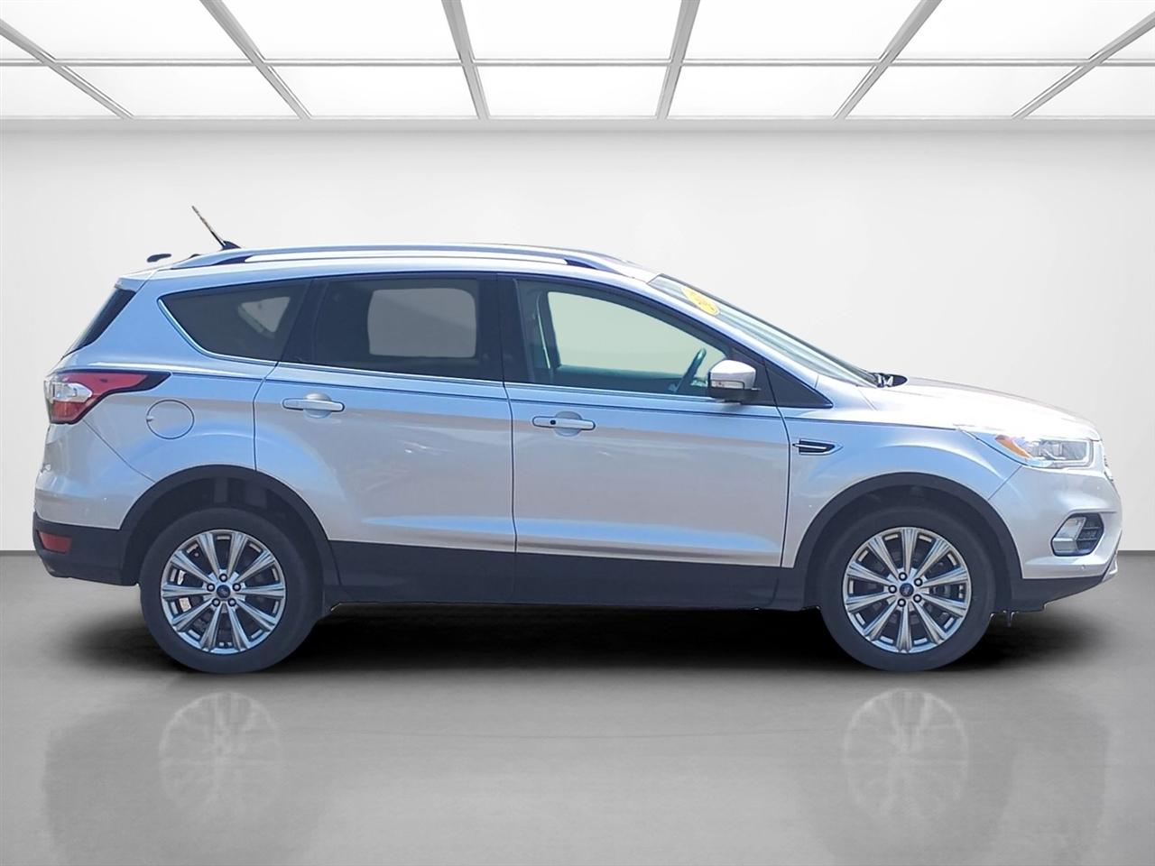 Ford Escape Titanium 4WD 2018