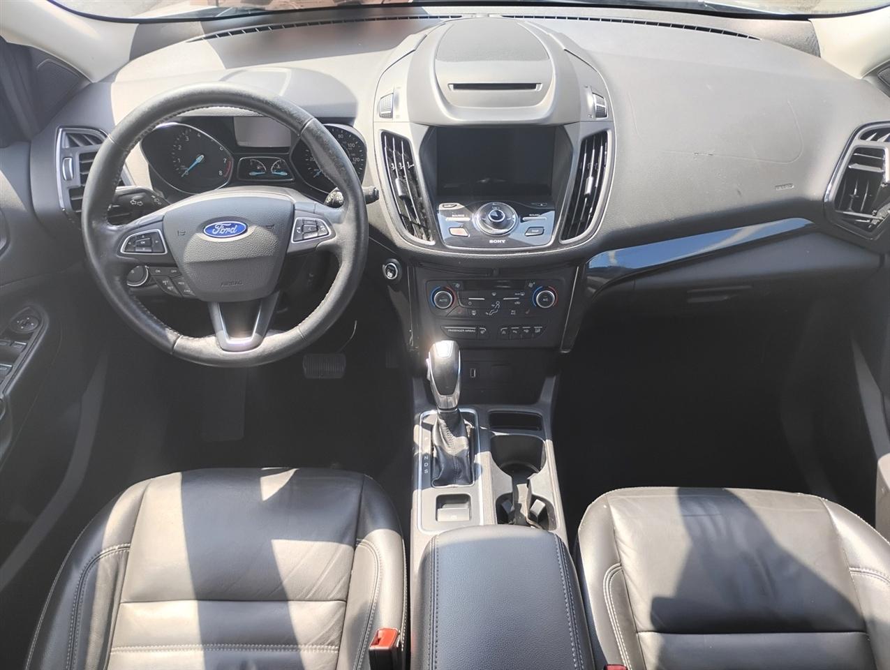 Ford Escape Titanium 4WD 2018