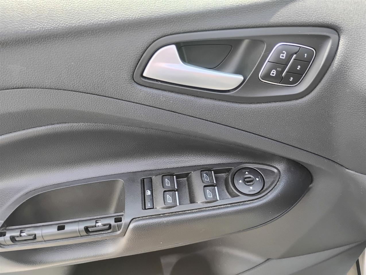 Ford Escape Titanium 4WD 2018