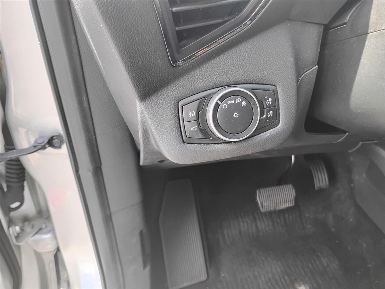 Ford Escape Titanium 4WD 2018