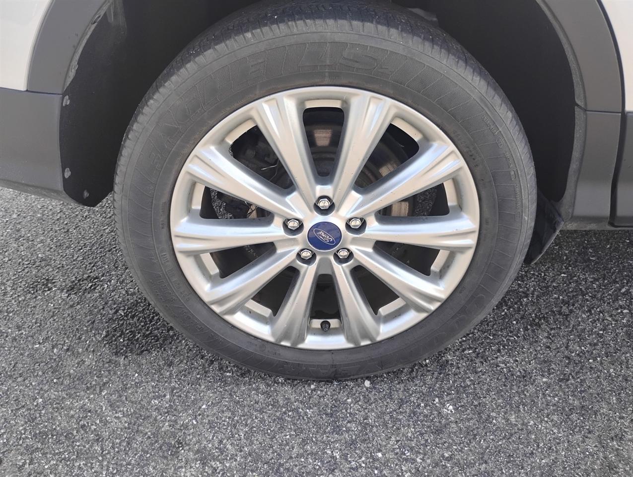 Ford Escape Titanium 4WD 2018
