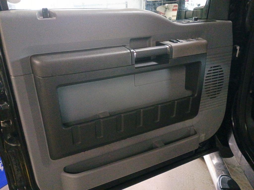 Ford Super Duty F-250 SRW 4WD Crew Cab 172" Platinum 2016