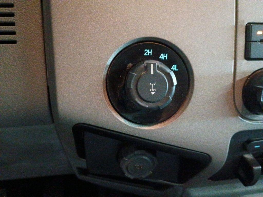 Ford Super Duty F-250 SRW 4WD Crew Cab 172" Platinum 2016