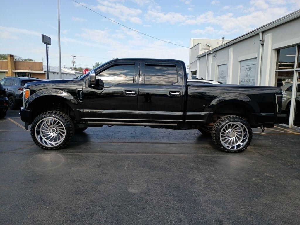 Ford Super Duty F-250 SRW King Ranch 4WD Crew Cab 8' Box 2017