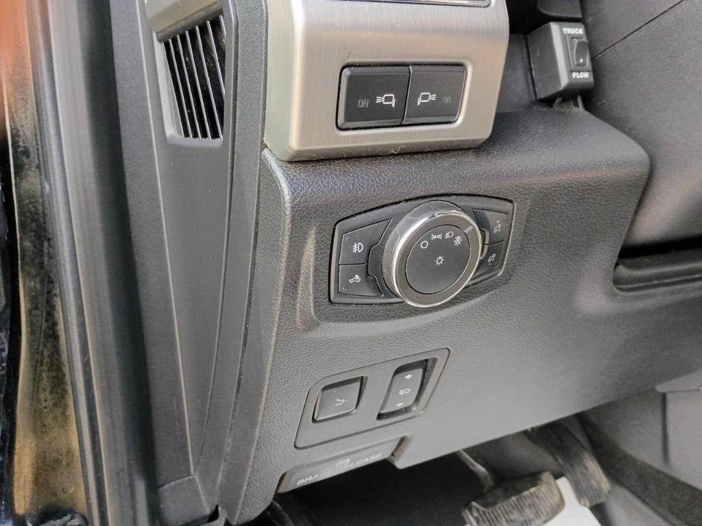 Ford Super Duty F-250 SRW King Ranch 4WD Crew Cab 8' Box 2017