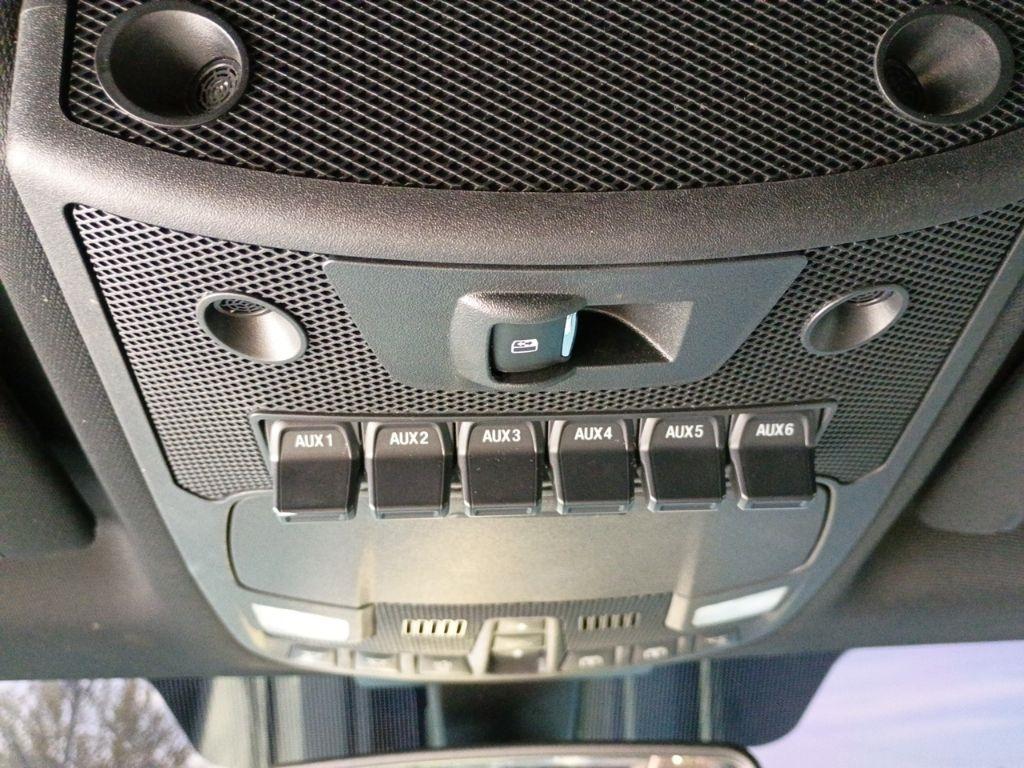 Ford Super Duty F-250 SRW King Ranch 4WD Crew Cab 8' Box 2017