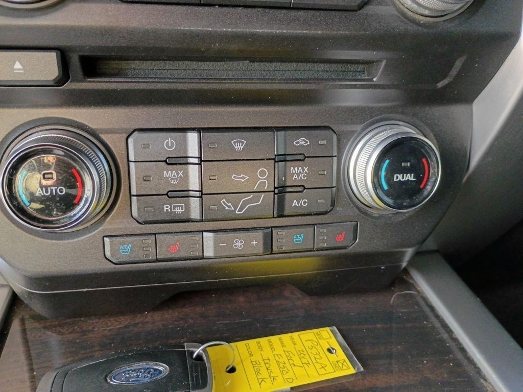 Ford Super Duty F-250 SRW King Ranch 4WD Crew Cab 8' Box 2017