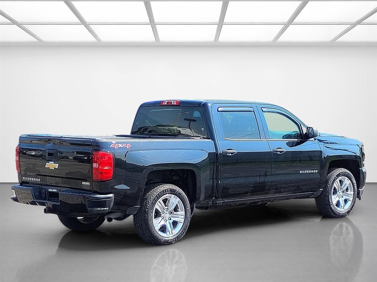Chevrolet Silverado 1500 4WD Crew Cab 143.5" Custom 2018