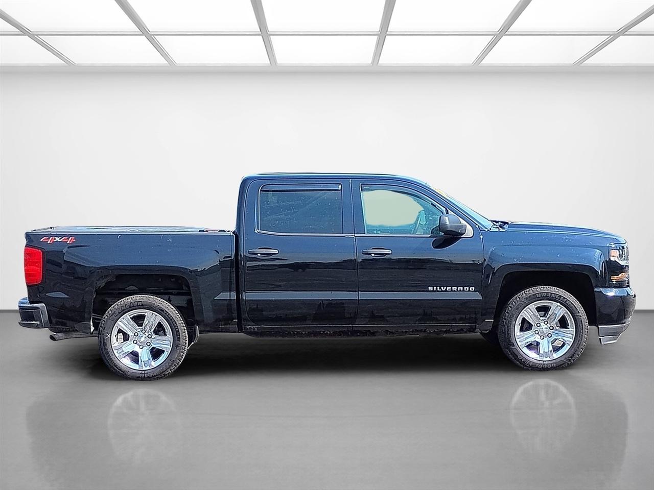 Chevrolet Silverado 1500 4WD Crew Cab 143.5" Custom 2018