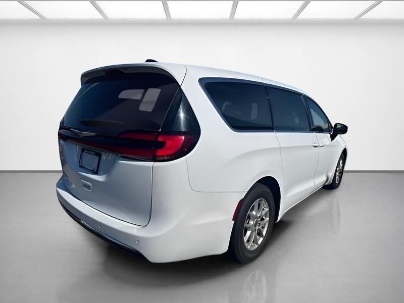 Chrysler Pacifica Touring L FWD 2023