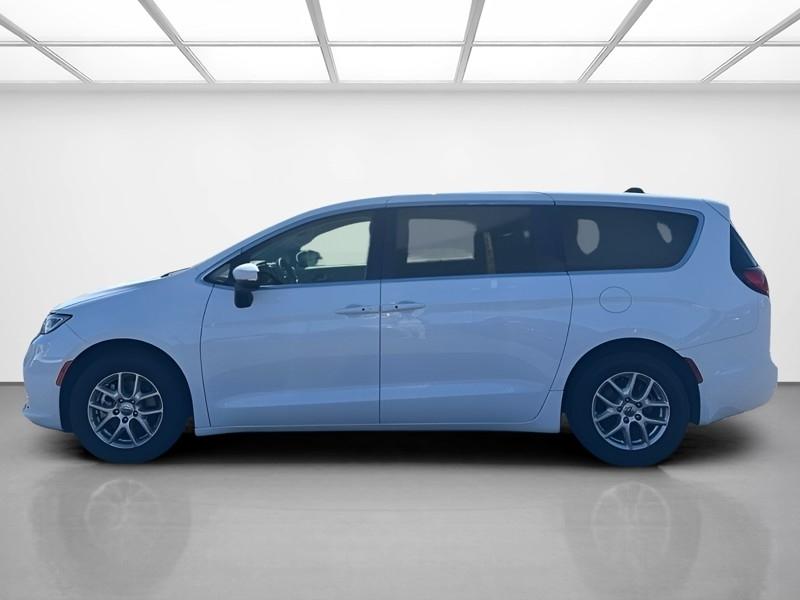 Chrysler Pacifica Touring L FWD 2023
