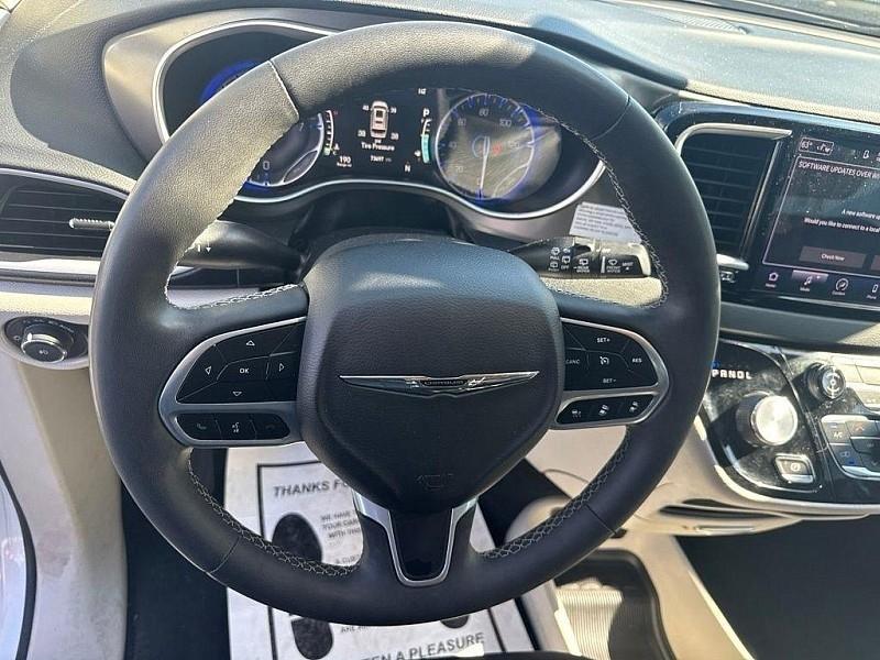 Chrysler Pacifica Touring L FWD 2023